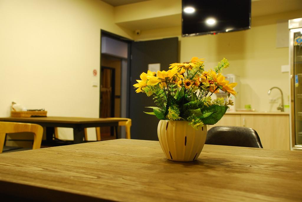 Taipei Livepal Hostel Bagian luar foto
